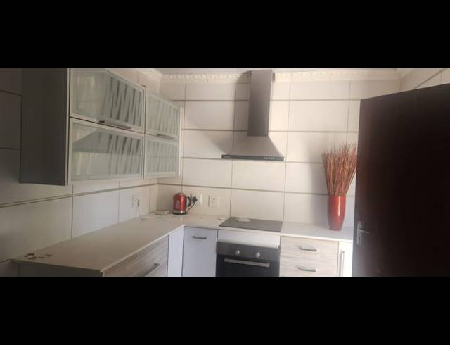 3 BEDROOM HOUSE FOR SALE IN PROTEA NORTH